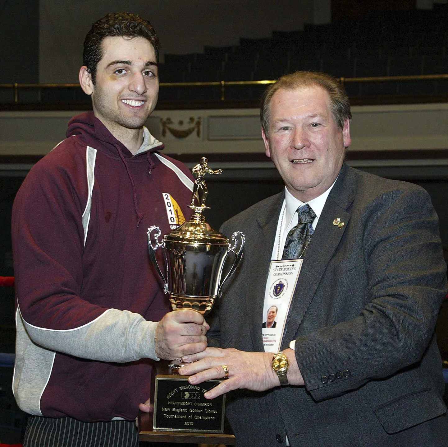 Tamerlan Tsarnaev (vasakul)