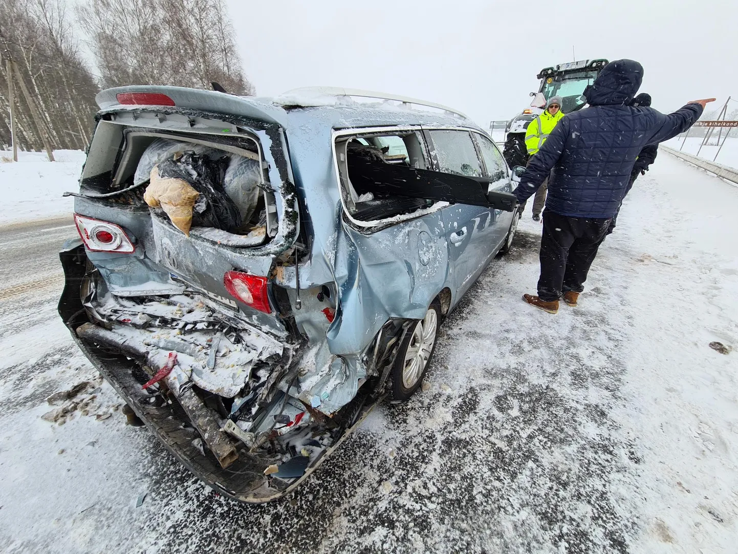 Aasta üks kurioossemaid õnnetusi juhtus talve hakul Kambja vallas, ja seal osales kümmekond autot.