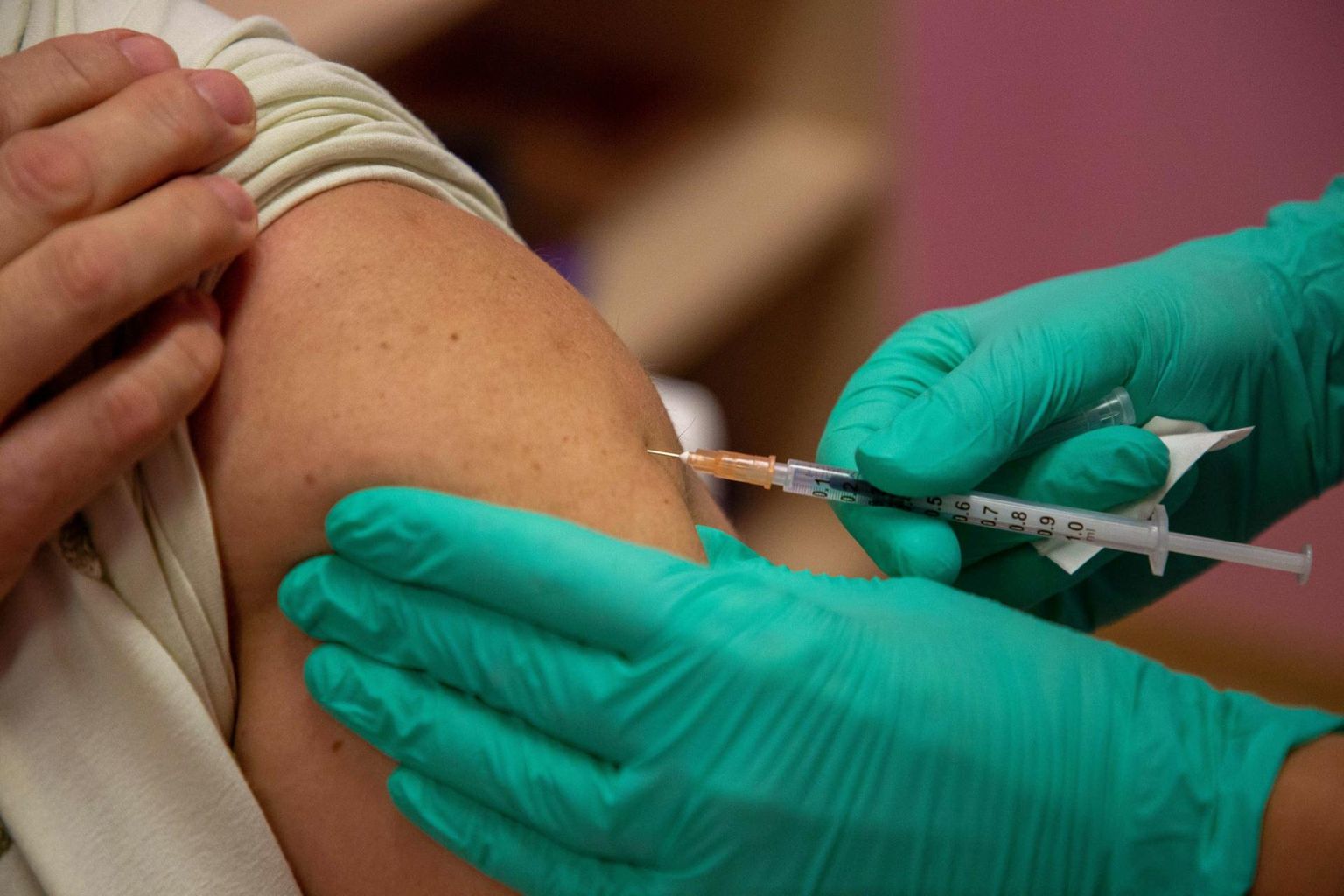 Esmaspäeval algas Eestis haridustöötajate vaktsineerimine.