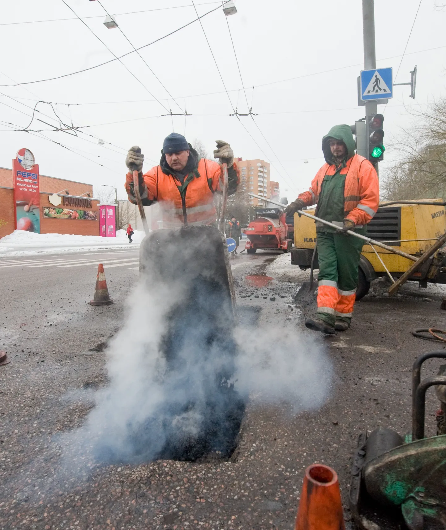 Löökaukude remont Vilde teel kultuurikeskuse Kaja lähedal.