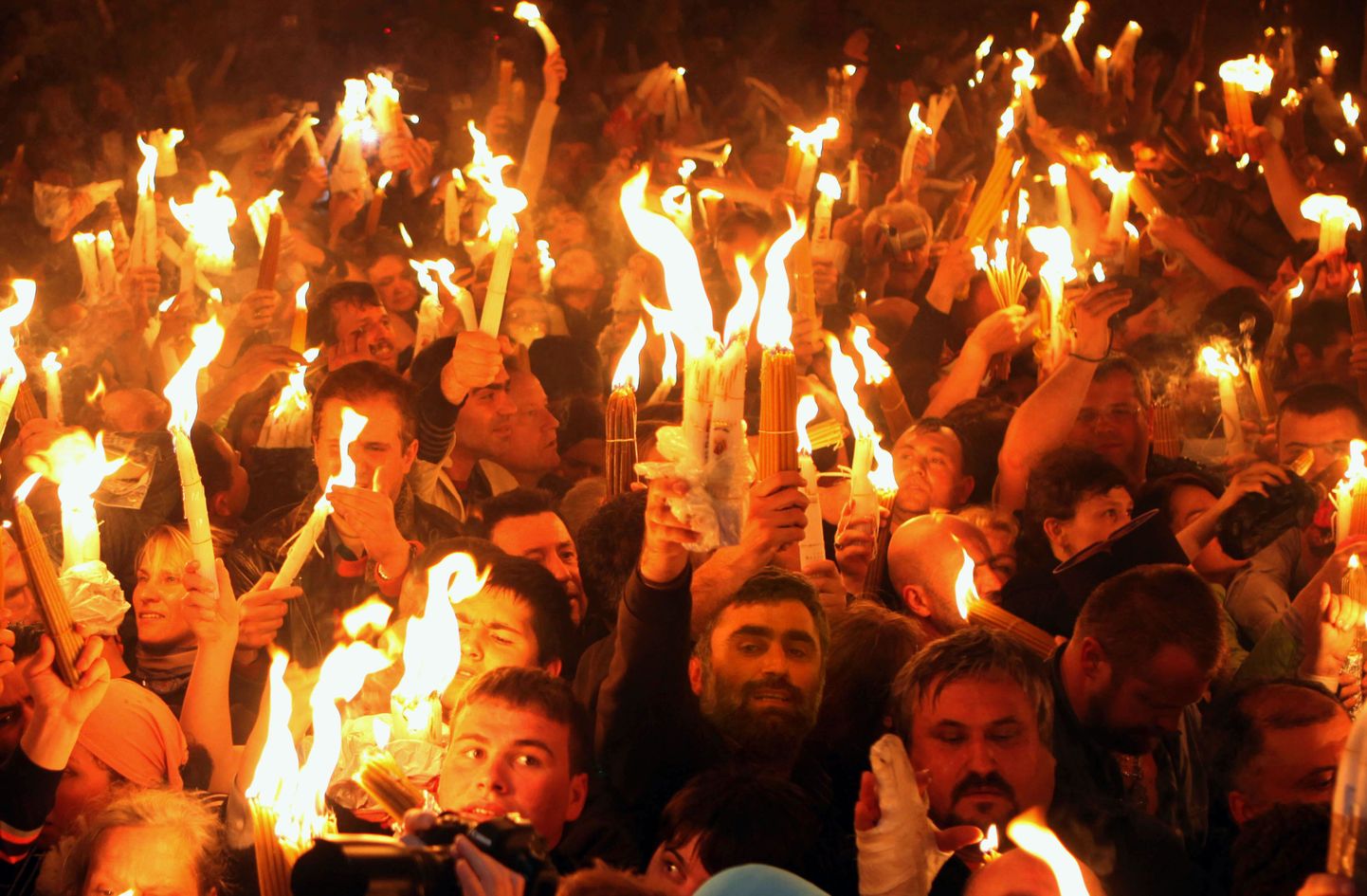Благодатный огонь считается одним из чудес православного христианства.