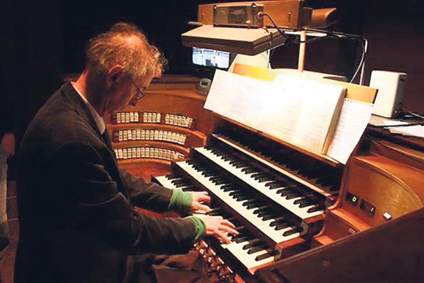 Ton van Eck on organist ja oreliehitusekspert.
