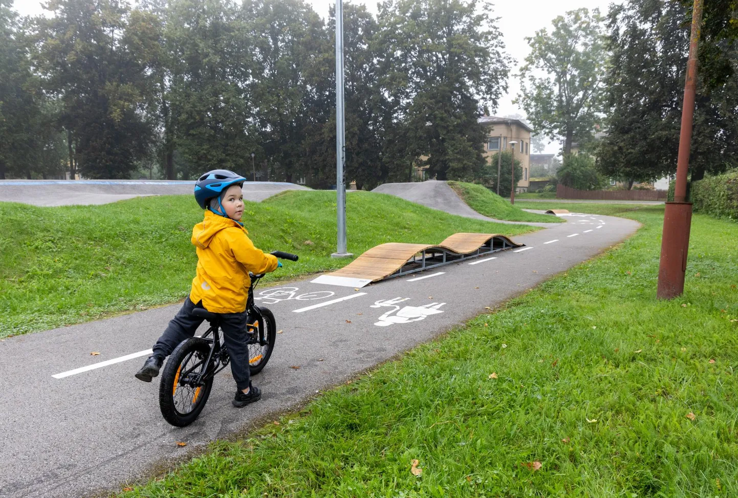 PRÄÄNIK

Pühapäeval avatakse Viljandi Lastepargis rattarada, mis aitab väikestel sõiduhuvilistel turvalises keskkonnas harjutada.