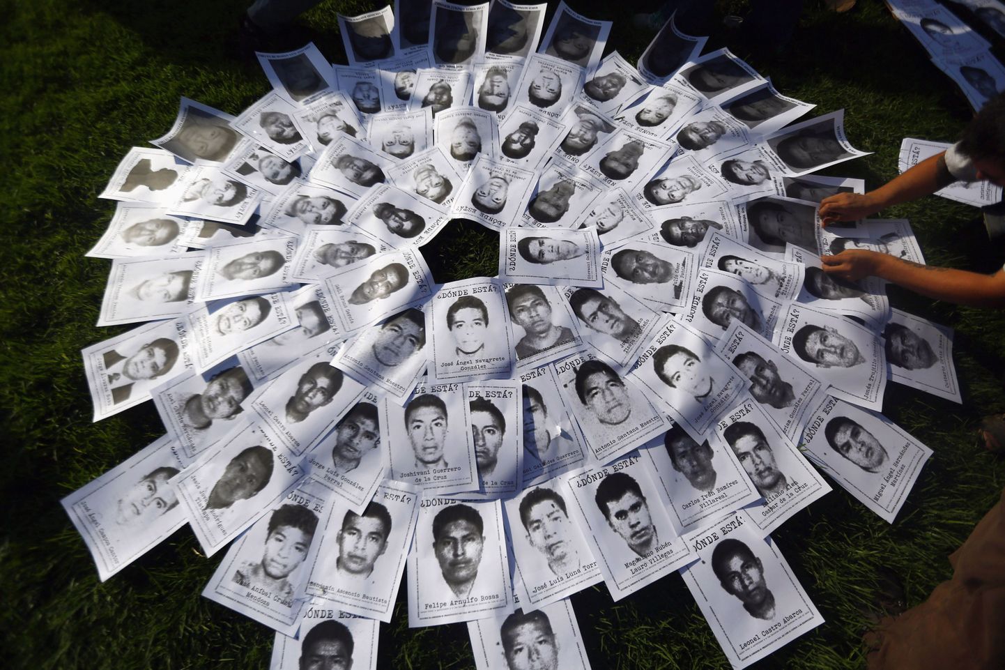 Mehhiko kadunuks jäänud üliõpilaste pildid