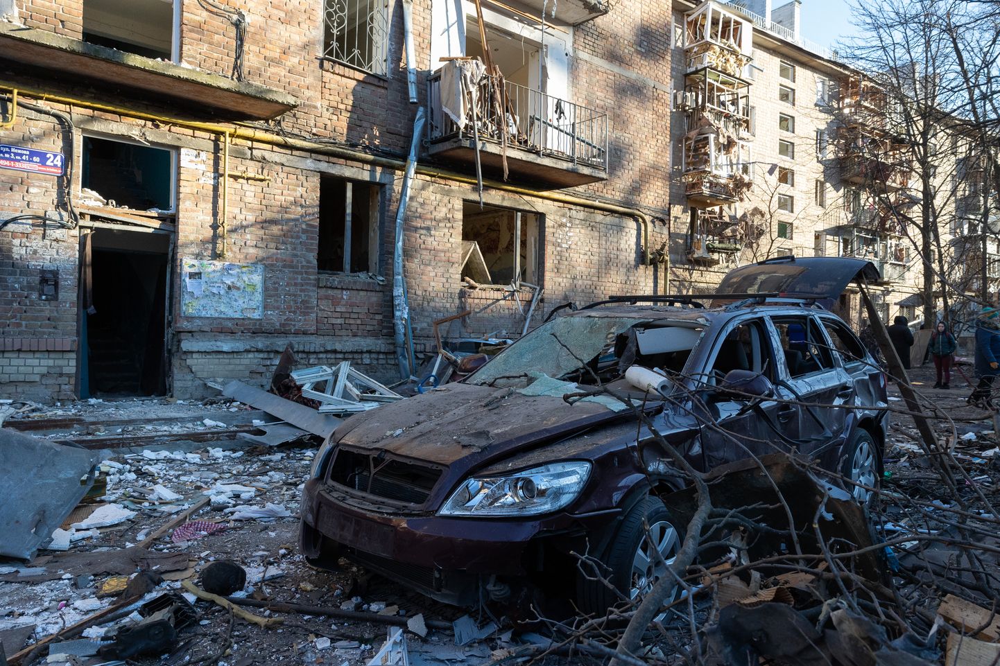 Hommikuse plahvatuse järgsed purustused Kiievis Podilskõi elurajoonis.