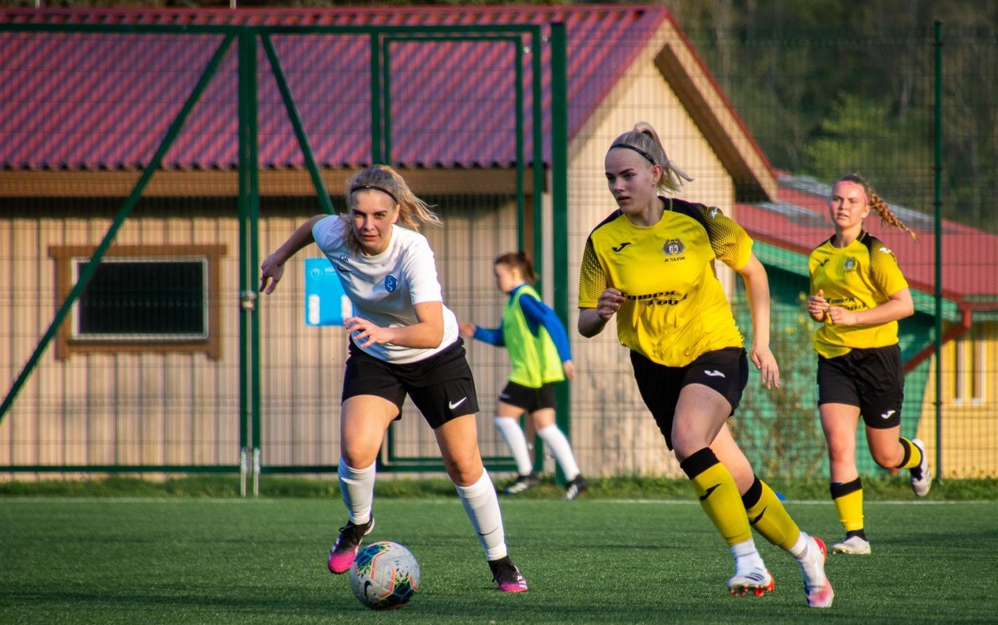 Viljandi Tuleviku ja Suure-Jaani Unitedi hammas meistriliiga tabeli liidri Saku Sportingu peale ei hakanud ning too lahkus Viljandist 1:0 võiduga.