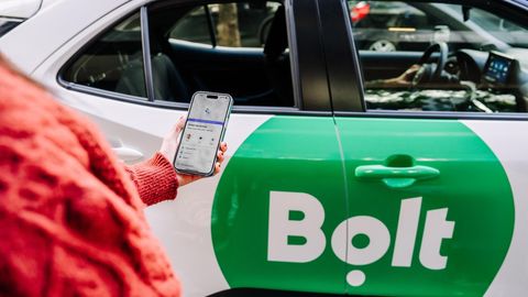 Карта разрешает парковку, а знак запрещает: клиент недоволен ситуацией с Bolt Drive