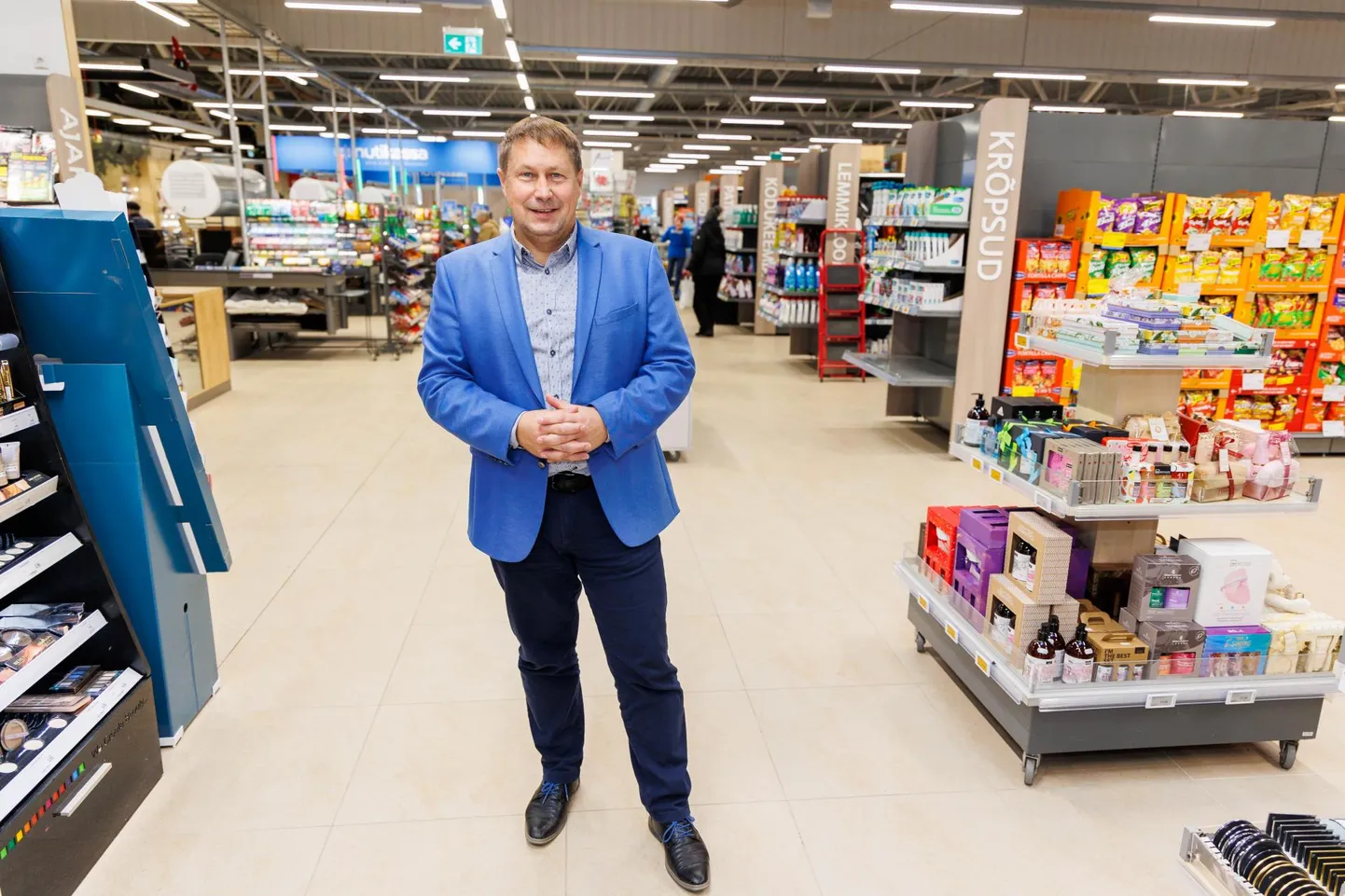 Võru Tarbijate Ühistu juhi Andres Kõivu sõnul on nende eesmärk hoida elu ka maapiirkondades. Hea näide sellest on järgmisel nädalal Rõuges avatav kauplus. Pilt on tehtud Võru Maksimarketis.