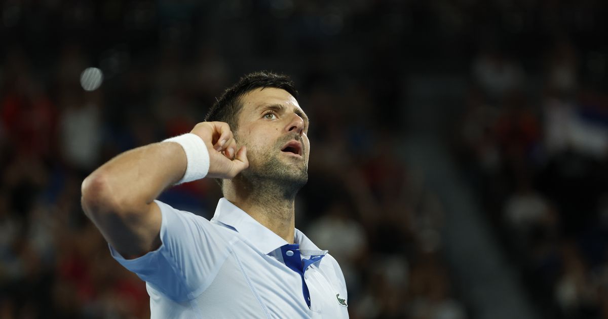 VIDEO ⟩ Ülivõimas Novak Djokovic vaigistas «naljamehe»