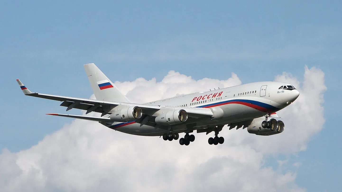 Российский самолет ИЛ-96.