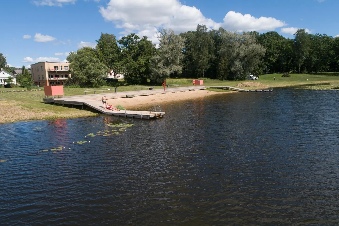 Terviseameti võetud proovid näitavad, et Suure-Jaani paisjärves pole vesi suplemiseks puhas.
