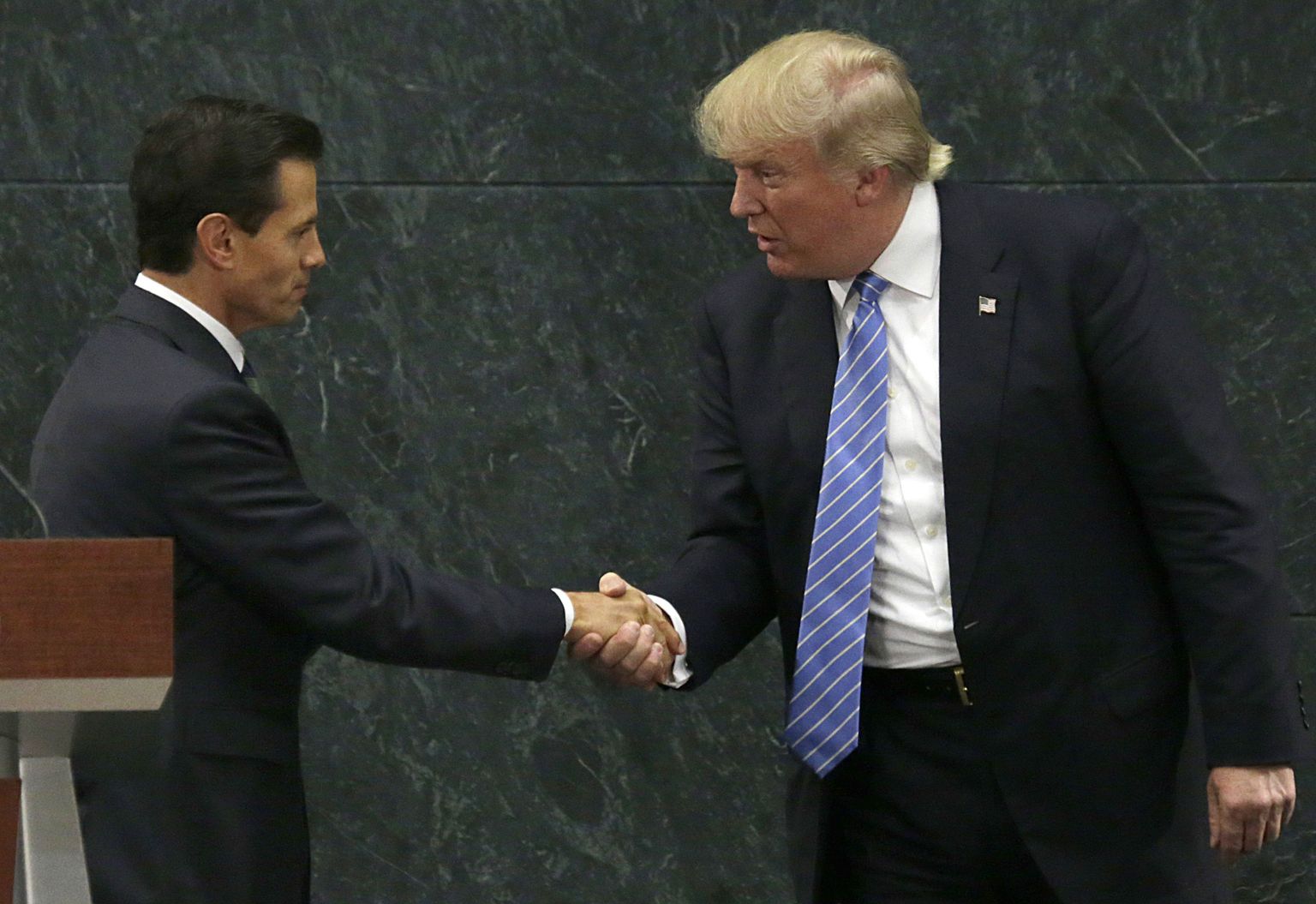 Enrique Pena Nieto ja Donald Trumpi kohtumine möödunud aasta augustis.